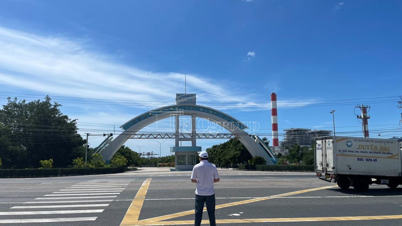Vinh Tan Port
